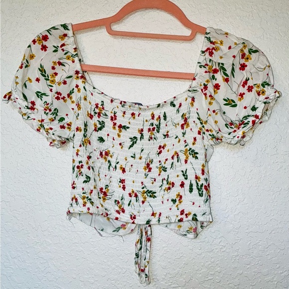 Ambiance Floral Crop Top with cinched Front - Picture 8 of 11
